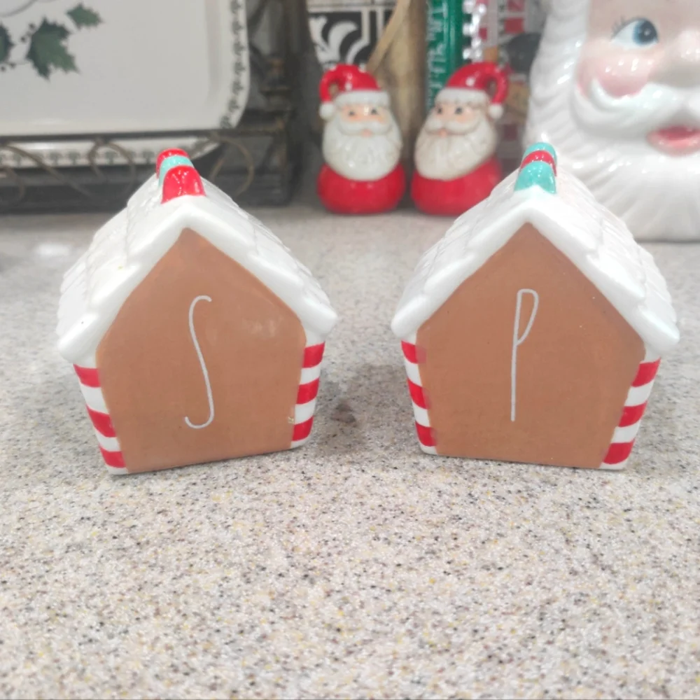 Rae Dunn Christmas Gingerbread House Salt and Pepper‎ Shaker Set